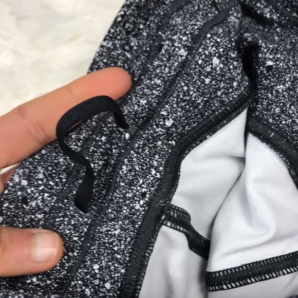 Lululemon Lead The Pack Tight 28" Luminesce Splatter White Black - Picture 5 of 7